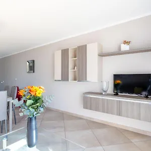 Appartement Le Midi 8 By Estates