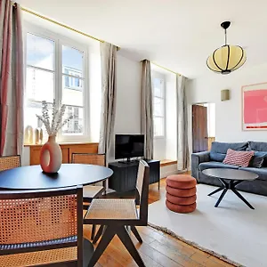  Apartment Marais France