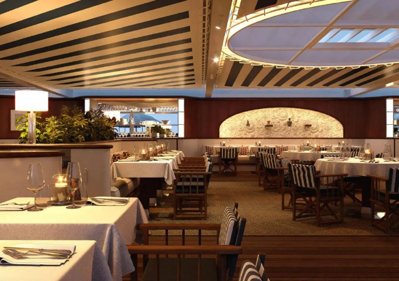 Hotel Barriere Le Majestic Cannes 5*,