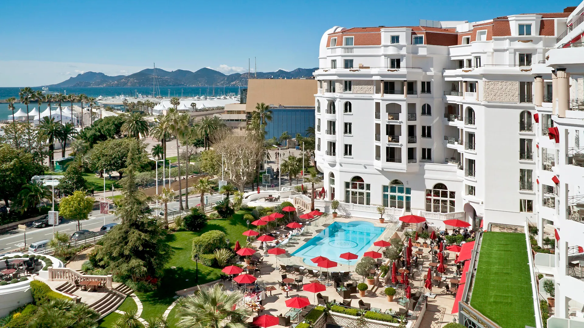Hotel Barriere Le Majestic Cannes 5*,