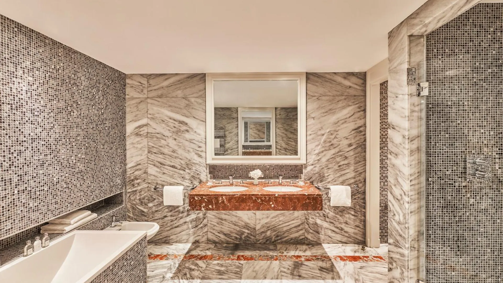 Hotel Barriere Le Majestic Κάννες